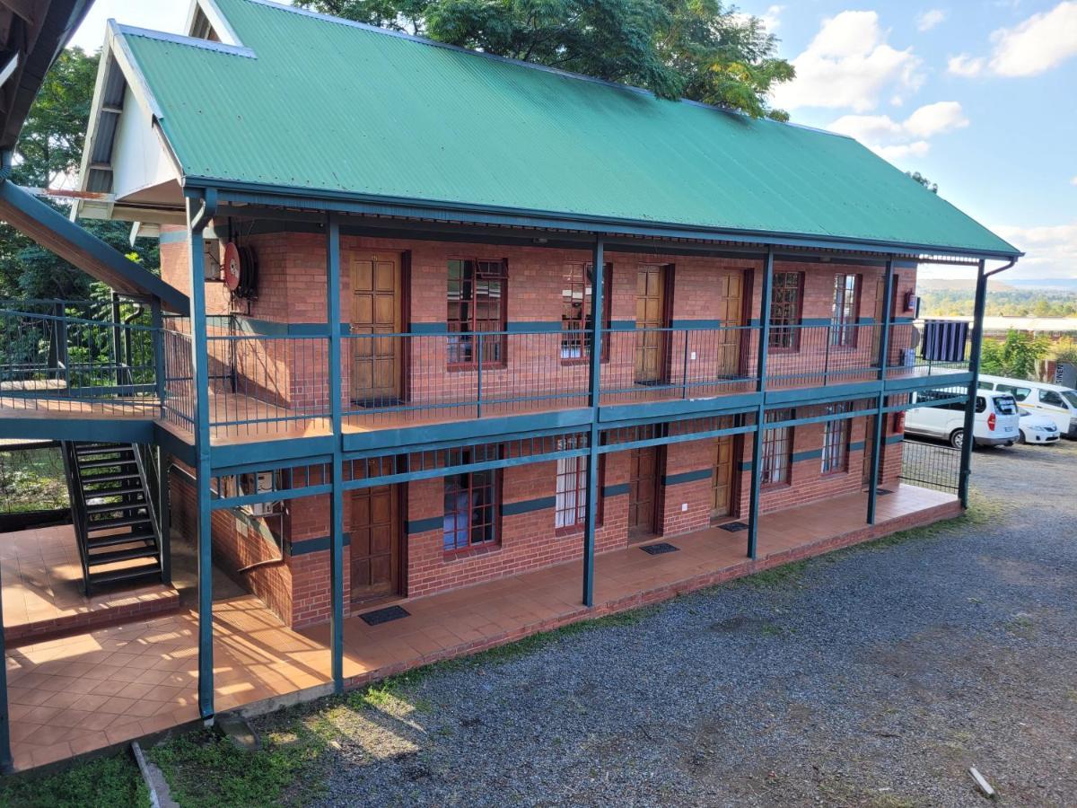 The Cannon Lodge Newcastle Exterior photo
